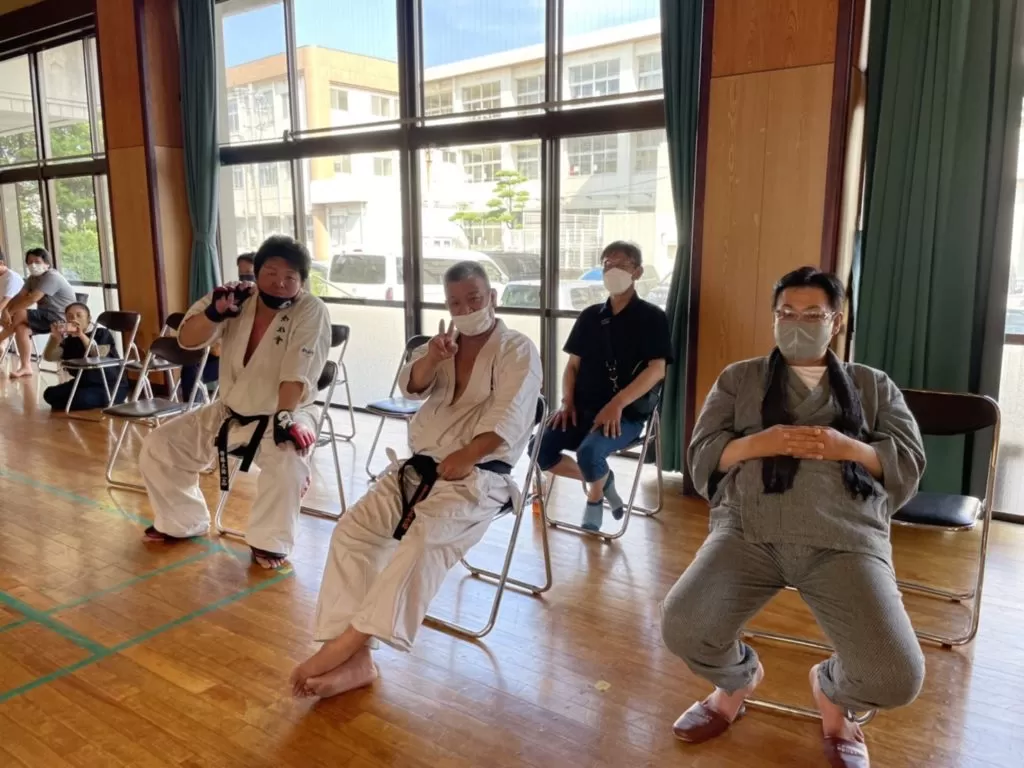 スパーリングを見守る先生方