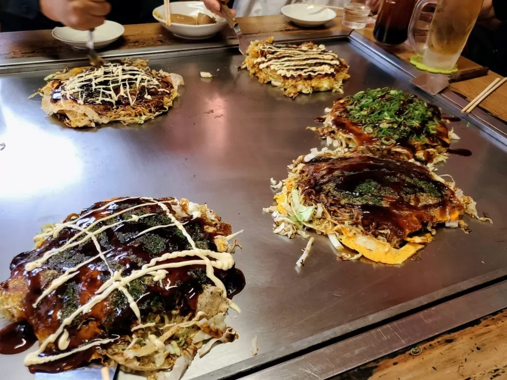 尾道　たかす亭　お好み焼き　広島焼き　料理　内装　ケンミンショー　食事　料理　