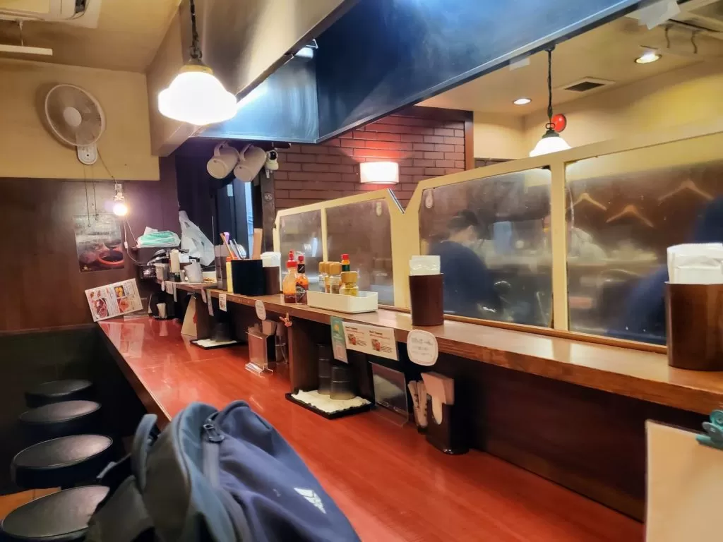 「HONMACHI 豚テキ 本店」 メニュー 内装 料理 キャベツ ご飯 味