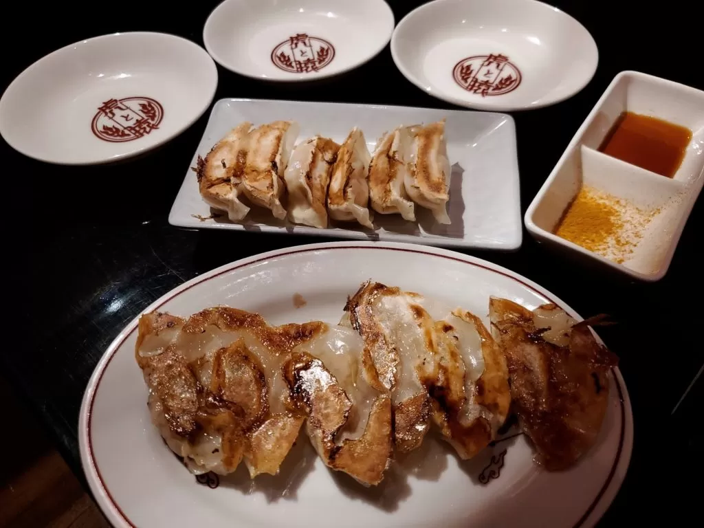 福山グルメ 辛麺酒飯「虎to猿」看板 メニュー 料理