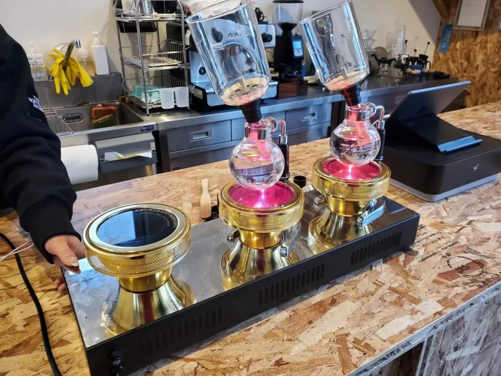 「roastery cafe 縮図」　店内　メニュー　様子　コーヒー　内装　外観