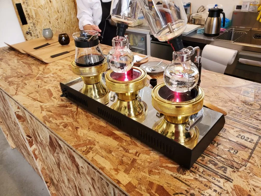 「roastery cafe 縮図」　店内　メニュー　様子　コーヒー　内装　外観