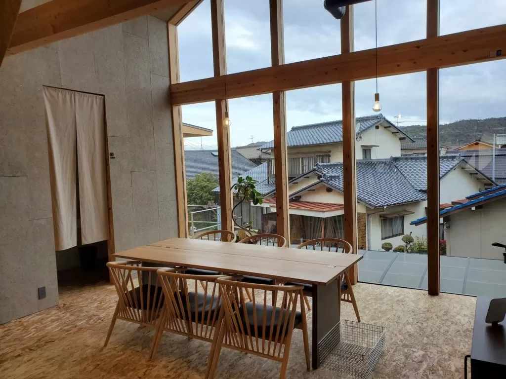 「roastery cafe 縮図」　店内　メニュー　様子　コーヒー　内装　外観