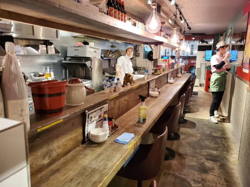 福山グルメ 辛麺酒飯「虎to猿」看板 メニュー 料理