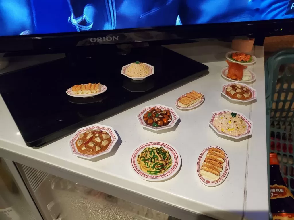 福山グルメ 辛麺酒飯「虎to猿」看板 メニュー 料理