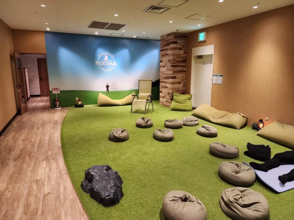 関西国際空港　ラウンジ