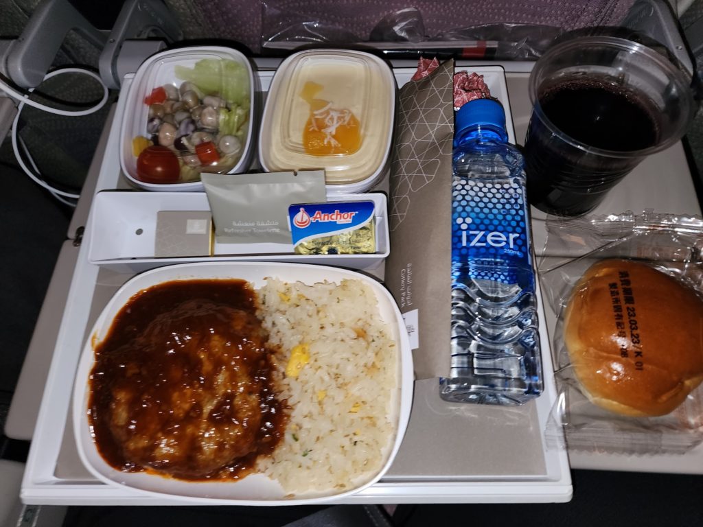 関西国際空港　搭乗　機内食