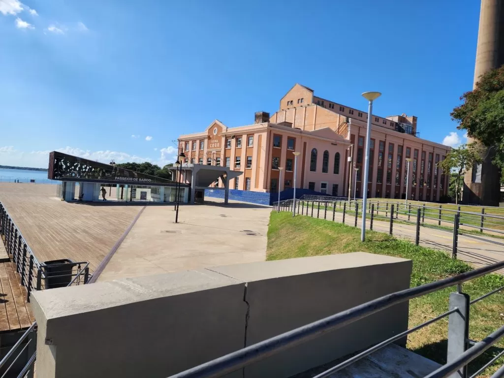 ポルトアレグレ　ブラジル　景色　記念撮影