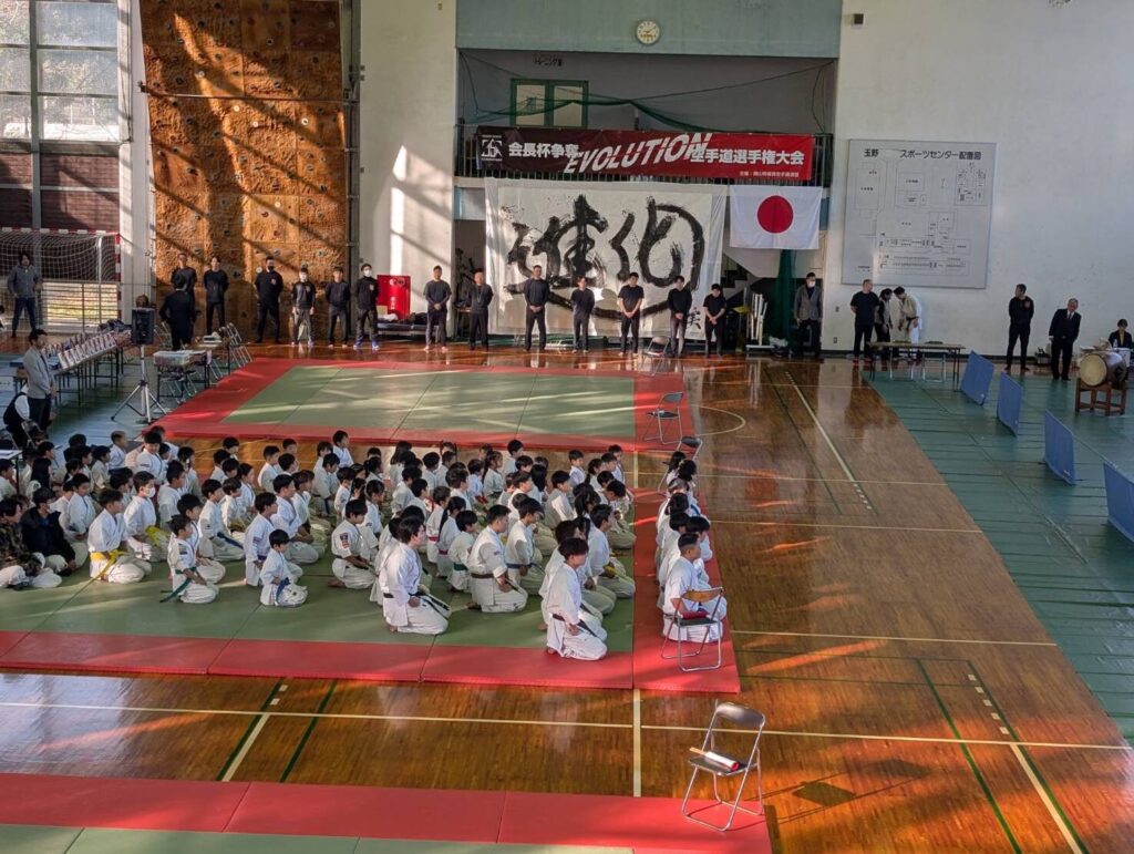 日時:令和7年11月23日(日)会場:玉野スポーツセンター主催:岡山県極真空手道連盟後援:岡山県 中国・四国地区華僑華人総会 山陽新聞社 OHK岡山放送 TSCテレビせとうち 倉敷ケーブルテレビ