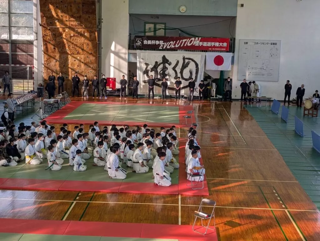 日時：令和7年11月23日(日）会場：玉野スポーツセンター主催：岡山県極真空手道連盟後援：岡山県 中国・四国地区華僑華人総会 山陽新聞社 OHK岡山放送 TSCテレビせとうち 倉敷ケーブルテレビ