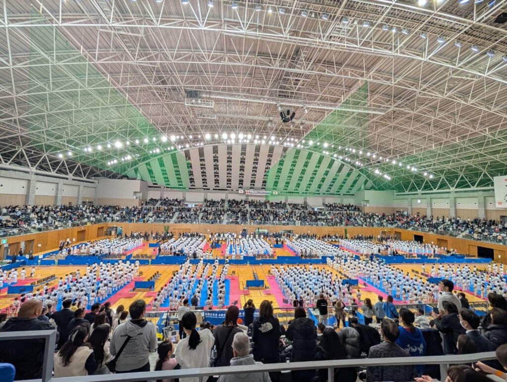 日時:令和7年12月21日(日)会場:スカイホール豊田主催:国際空手道連盟 極真会館 世界全極真主管:国際空手道連盟 極真会館 世界全極真 長谷川道場後援:スポーツ庁、愛知県、豊田市、豊田市教育員会、中日新聞社、マーシャルワールド